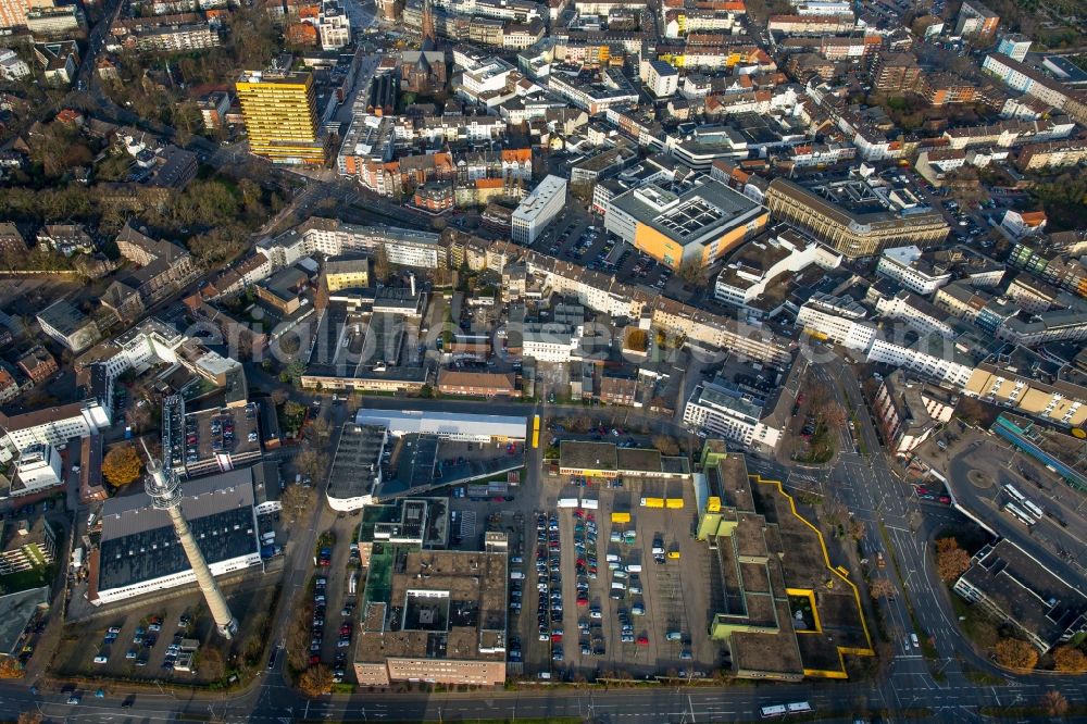 Gelsenkirchen from the bird's eye view: Residential area of a multi-family house settlement Dickampstrasse in Gelsenkirchen in the state North Rhine-Westphalia