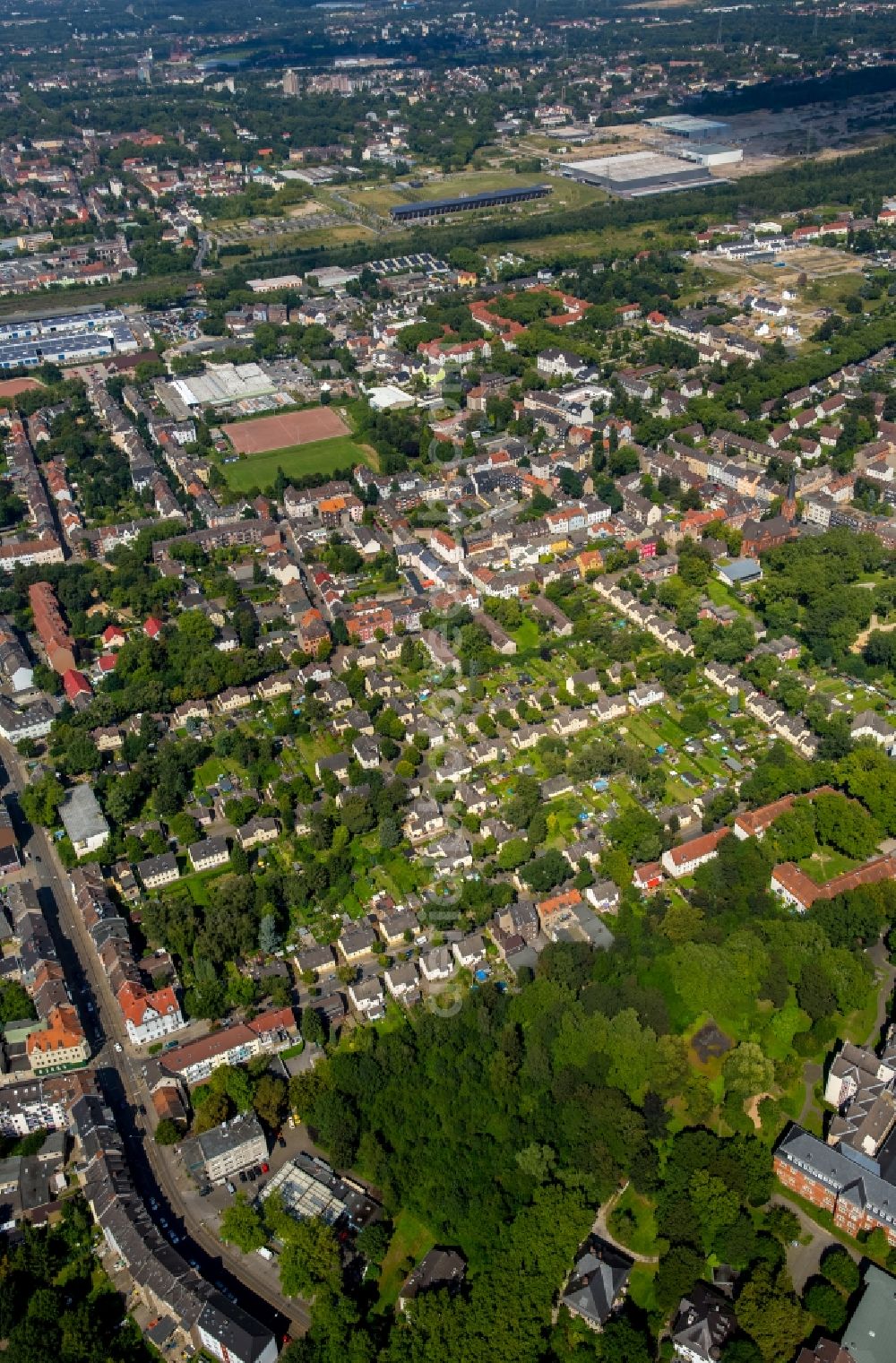 Aerial photograph Gelsenkirchen - Residential area of a multi-family house settlement Floetz Dickebank in Gelsenkirchen in the state North Rhine-Westphalia