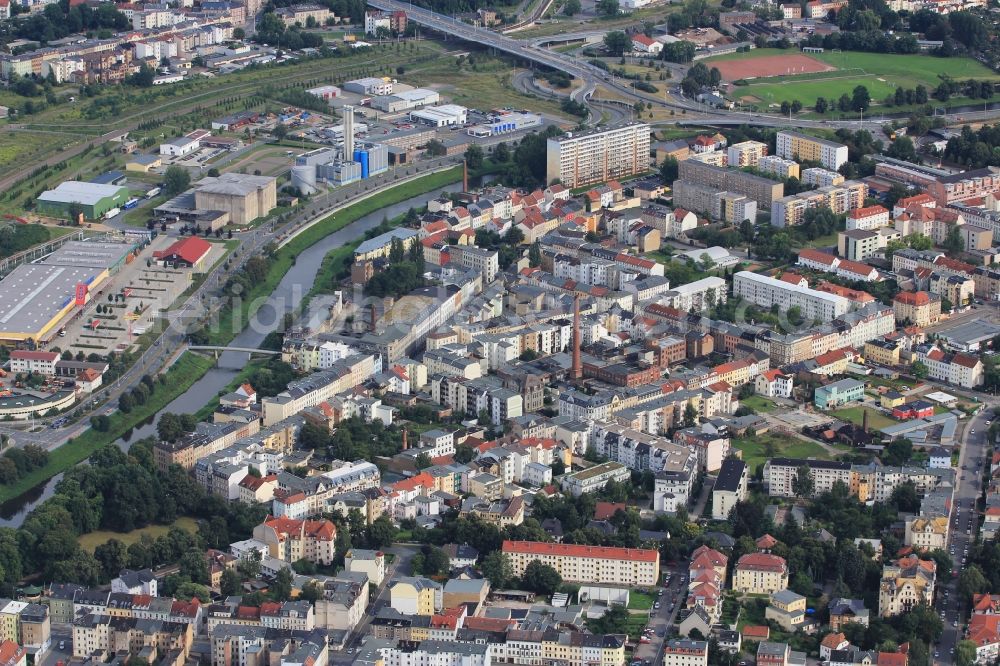 Gera from above - Residential area of a multi-family house settlement Georg-Buechner-Strasse - Wiesestrasse in Gera in the state Thuringia