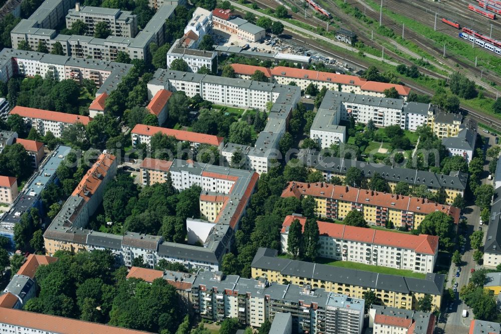 Berlin from above - Residential area of a multi-family house settlement Giselastrasse - Eduardstrasse - Sophienstrasse - Eitelstrasse - Weitlingstrasse in the district Lichtenberg in Berlin, Germany