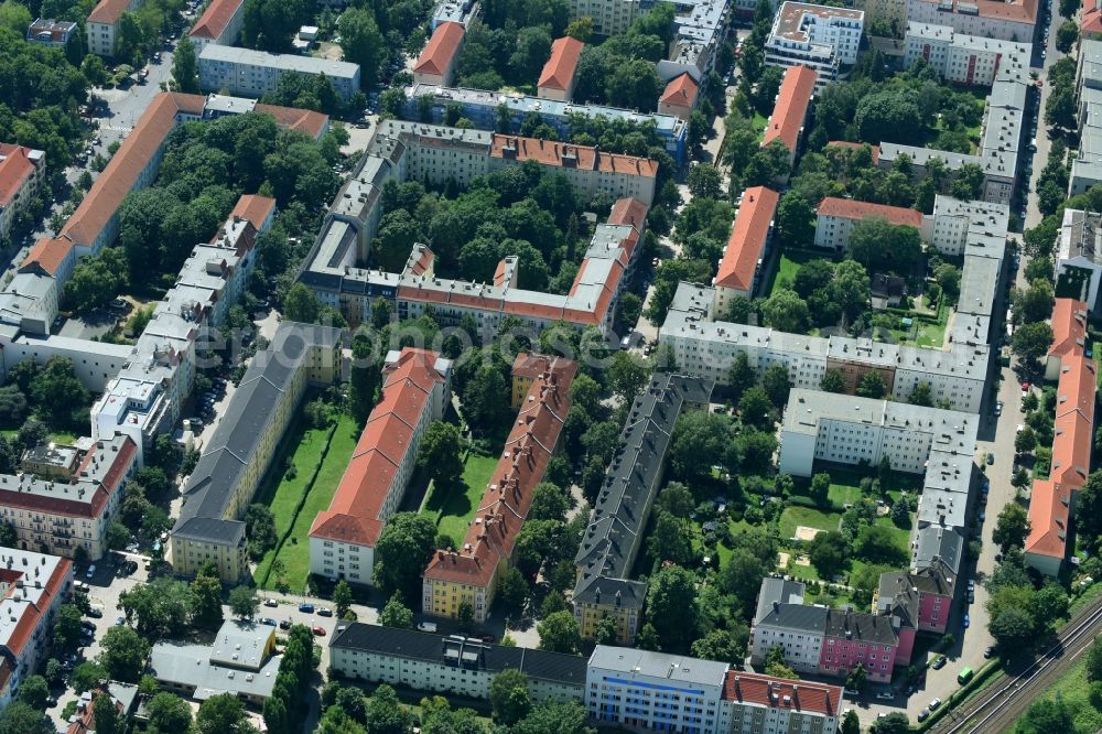 Berlin from above - Residential area of a multi-family house settlement Giselastrasse - Eduardstrasse - Sophienstrasse - Eitelstrasse - Weitlingstrasse in the district Lichtenberg in Berlin, Germany