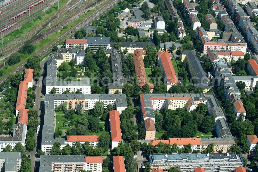 Berlin from above - Residential area of a multi-family house settlement Giselastrasse - Eduardstrasse - Sophienstrasse - Eitelstrasse - Weitlingstrasse in the district Lichtenberg in Berlin, Germany