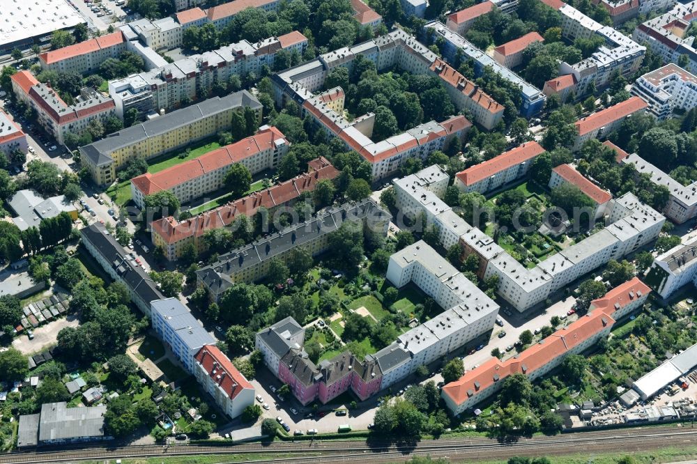 Aerial photograph Berlin - Residential area of a multi-family house settlement Giselastrasse - Eduardstrasse - Sophienstrasse - Eitelstrasse - Weitlingstrasse in the district Lichtenberg in Berlin, Germany