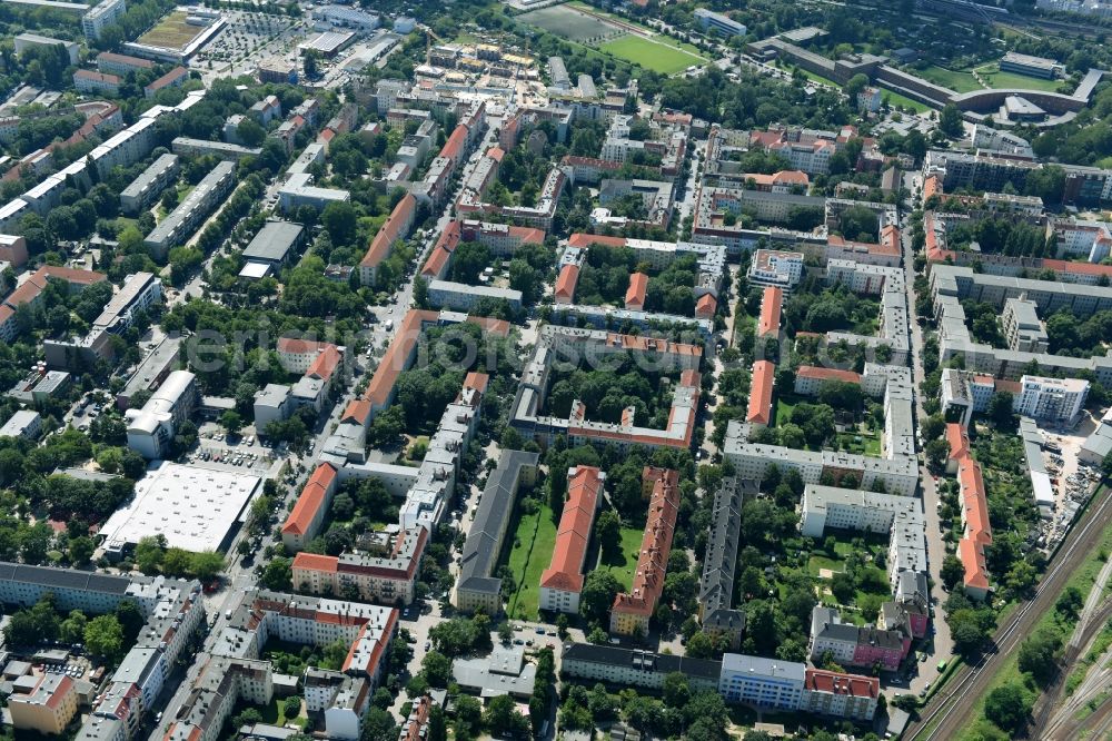 Berlin from above - Residential area of a multi-family house settlement Giselastrasse - Eduardstrasse - Sophienstrasse - Eitelstrasse - Weitlingstrasse in the district Lichtenberg in Berlin, Germany