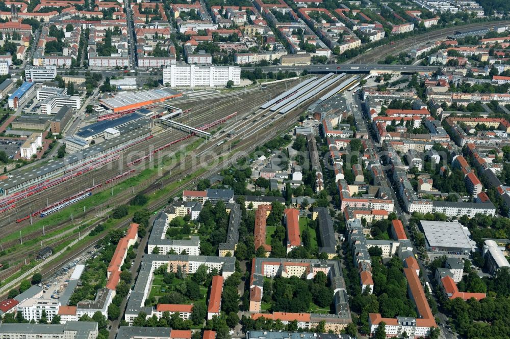 Berlin from above - Residential area of a multi-family house settlement Giselastrasse - Eduardstrasse - Sophienstrasse - Eitelstrasse - Weitlingstrasse in the district Lichtenberg in Berlin, Germany