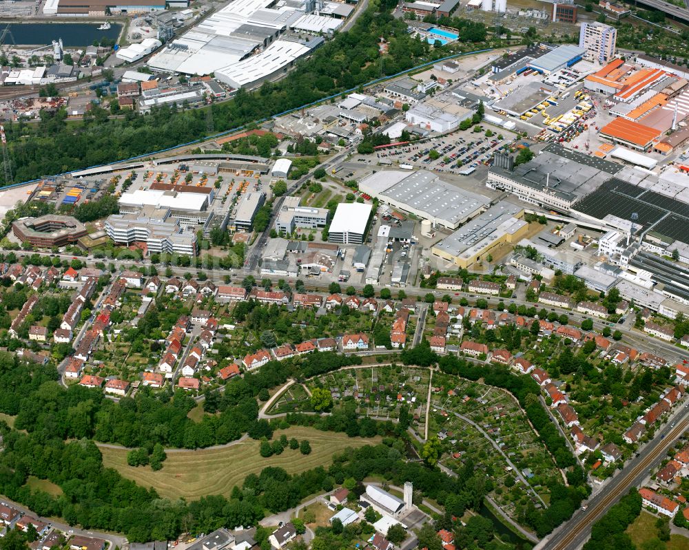 Grünwinkel from the bird's eye view: Residential area of the multi-family house settlement in Grünwinkel in the state Baden-Wuerttemberg, Germany