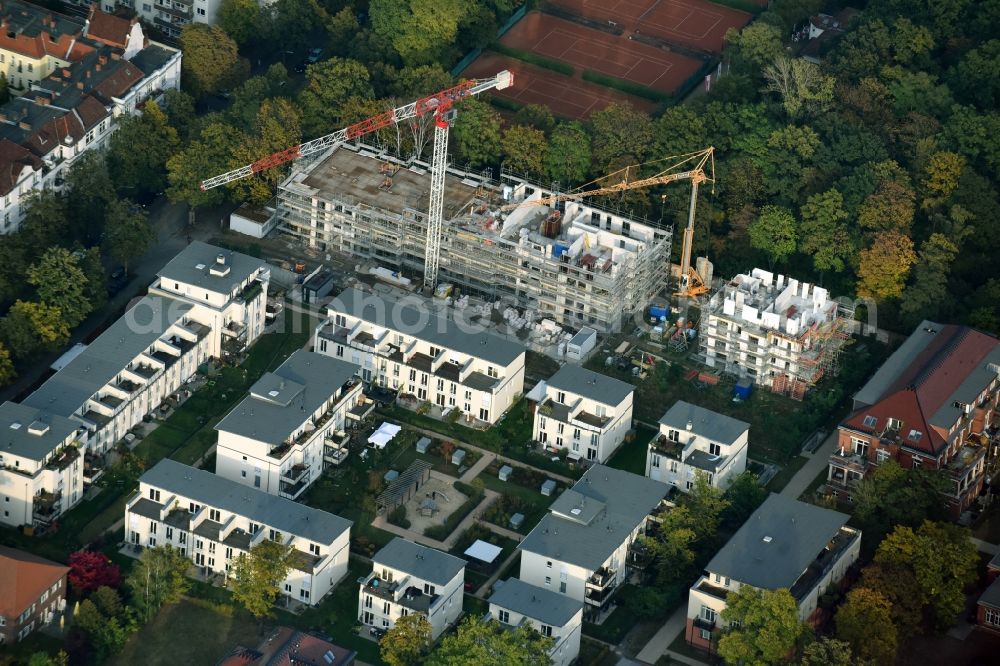 Berlin from the bird's eye view: Residential area of a multi-family house settlement Hannemannstrasse - Riesestrasse destrict Neukoelln in Berlin