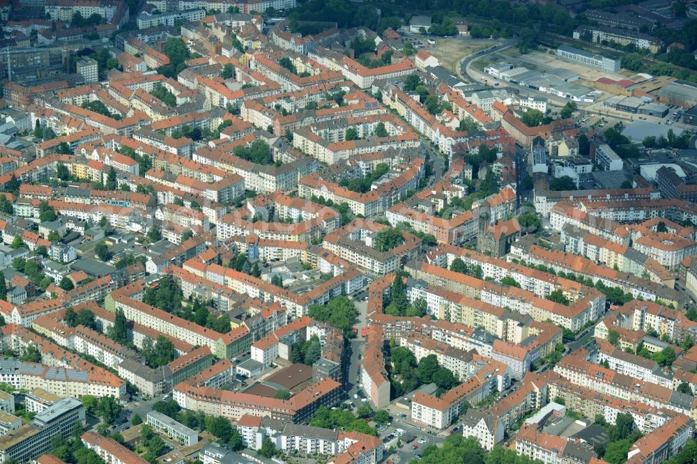 Aerial photograph Hannover - Roof and wall structures in residential area of a multi-family house settlement Suedstadt in Hannover in the state Lower Saxony