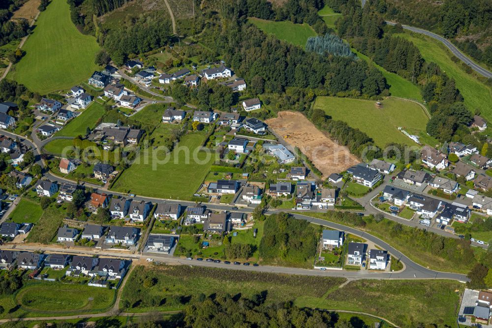 Hansestadt Attendorn from the bird's eye view: Residential area of the multi-family house settlement on street Am Noacken in Hansestadt Attendorn in the state North Rhine-Westphalia, Germany