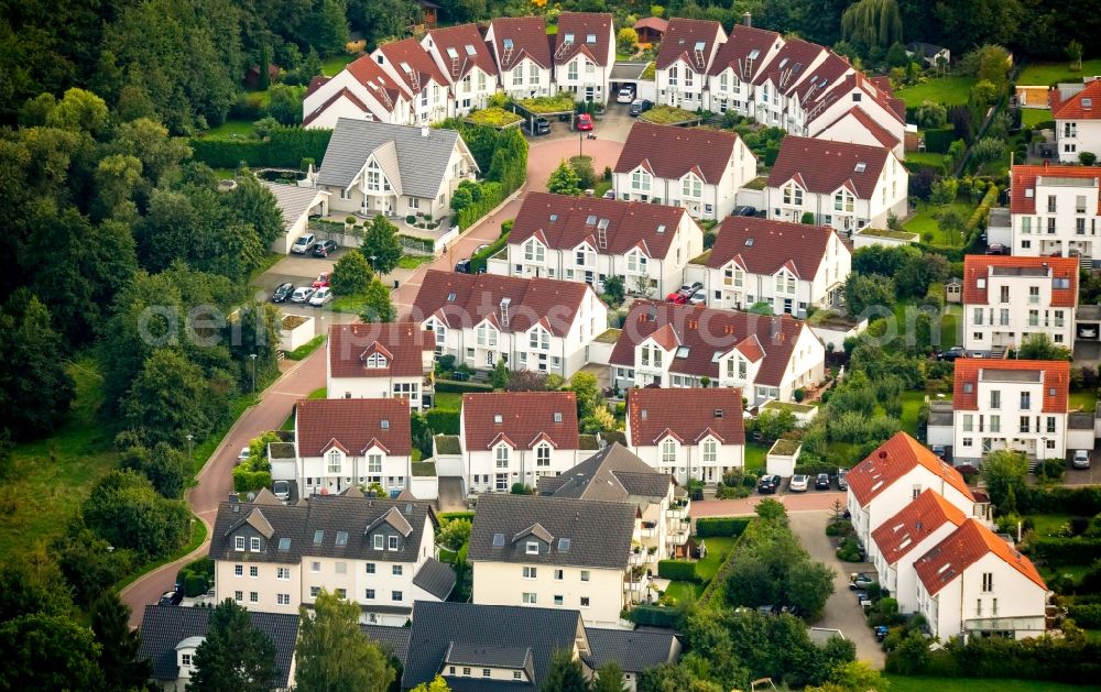 Hattingen from above - Residential area of a multi-family house settlement at the street Bermes Feld in Hattingen in the state North Rhine-Westphalia