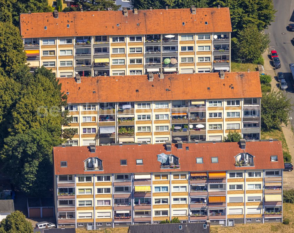 Aerial photograph Hattingen - Residential area of the multi-family house settlement on street Rauendahlstrasse in the district Baak in Hattingen at Ruhrgebiet in the state North Rhine-Westphalia, Germany