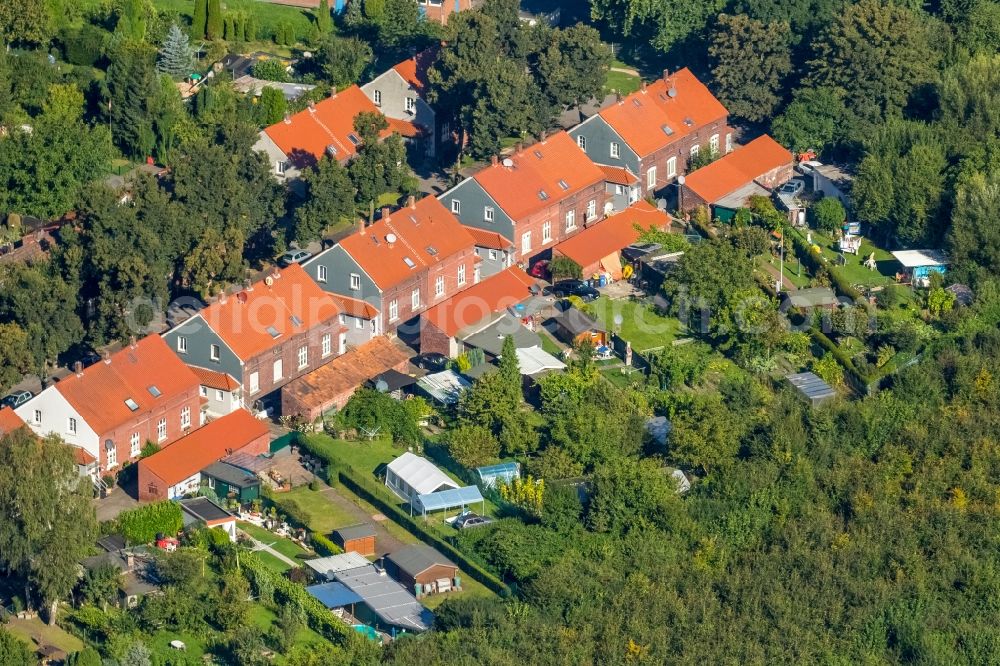 Aerial image Essen - Residential area of a multi-family house settlement Hegemannshof in Essen in the state North Rhine-Westphalia