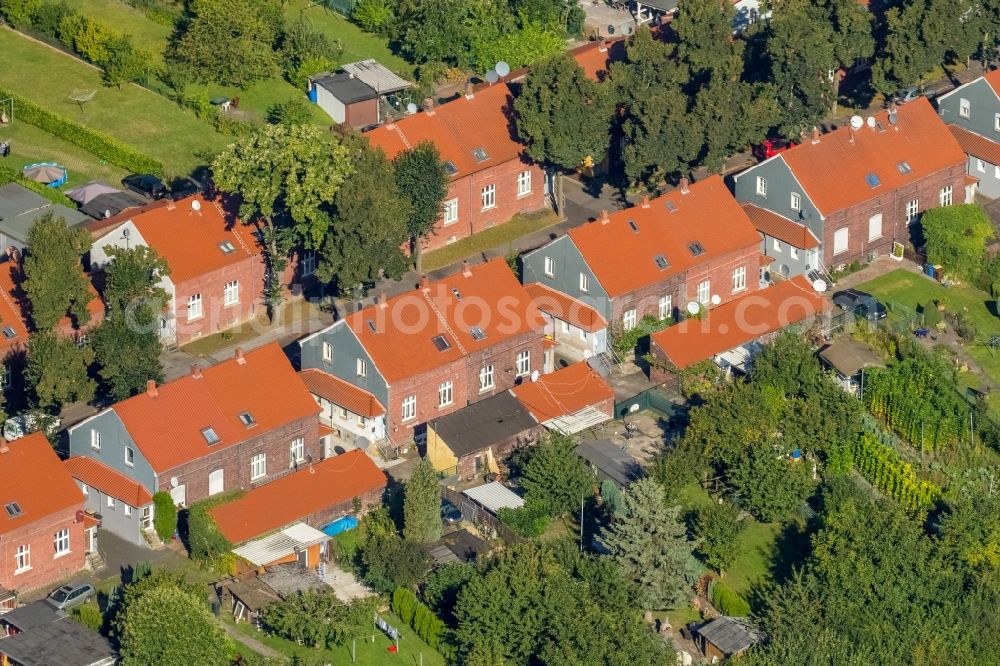 Aerial photograph Essen - Residential area of a multi-family house settlement Hegemannshof in Essen in the state North Rhine-Westphalia