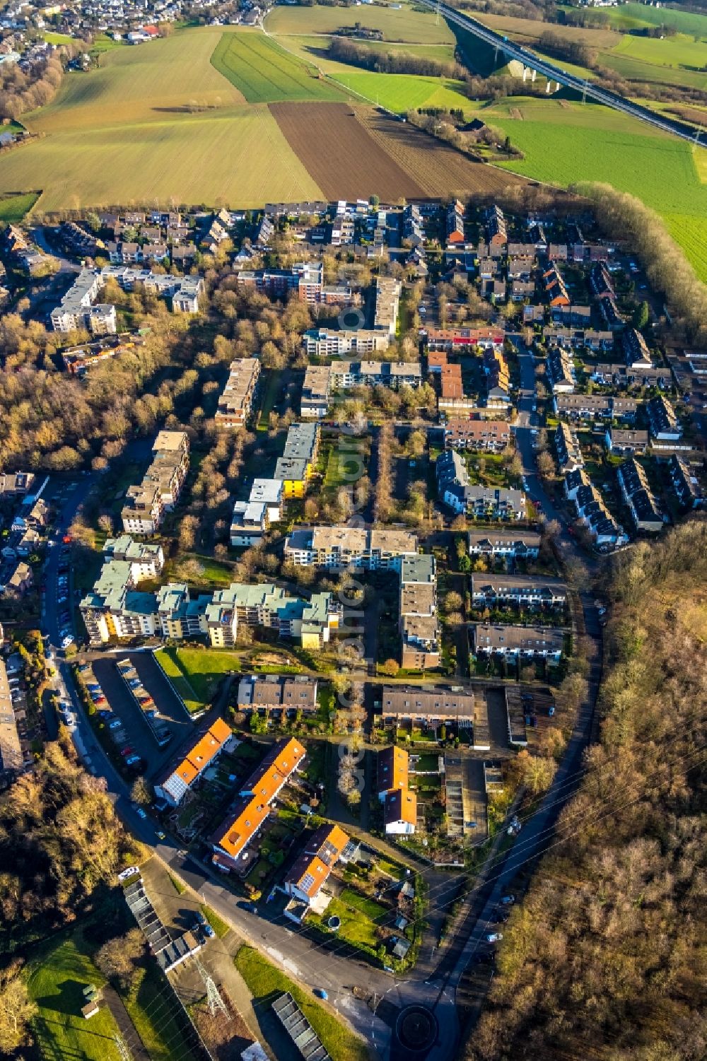 Aerial image Heiligenhaus - Residential area of the multi-family house settlement in Heiligenhaus in the state North Rhine-Westphalia, Germany