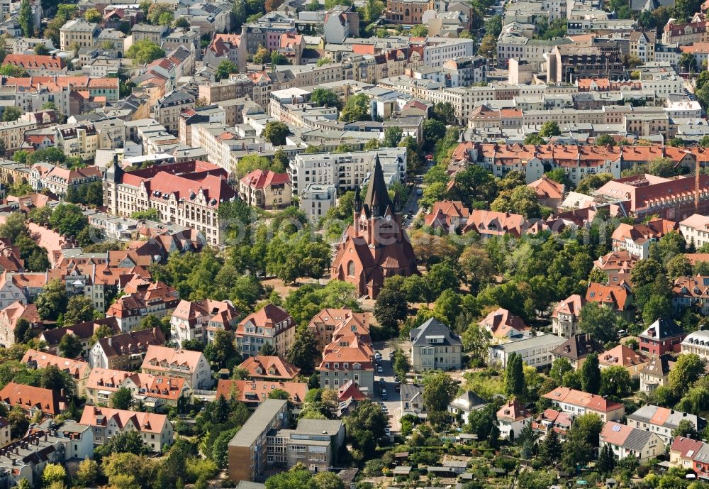 Aerial photograph Halle (Saale) - Residential area of the multi-family house settlement Heinrich-Zille-Strasse and Rathenauplatz in the district Paulusviertel in Halle (Saale) in the state Saxony-Anhalt, Germany