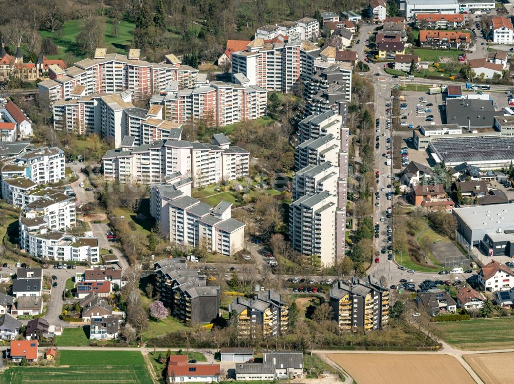 Hemmingen from the bird's eye view: Residential area of the multi-family house settlement in Hemmingen in the state Baden-Wuerttemberg, Germany