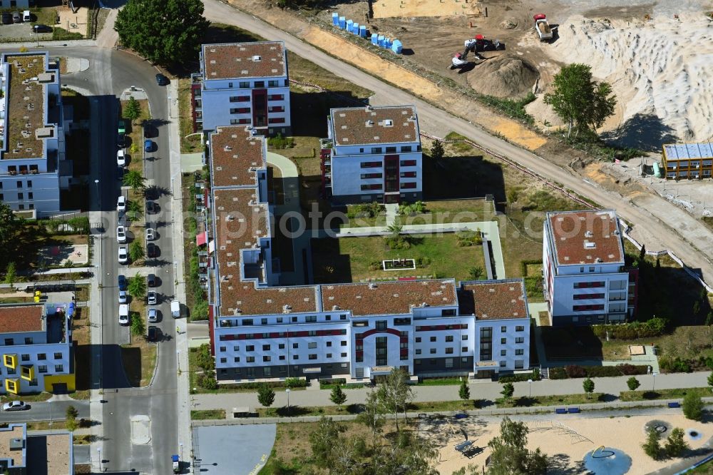 Aerial photograph Berlin - Residential area of the multi-family house settlement Hermann-Dorner-Allee - Konrad-Zuse-Strasse in the district Adlershof in Berlin, Germany