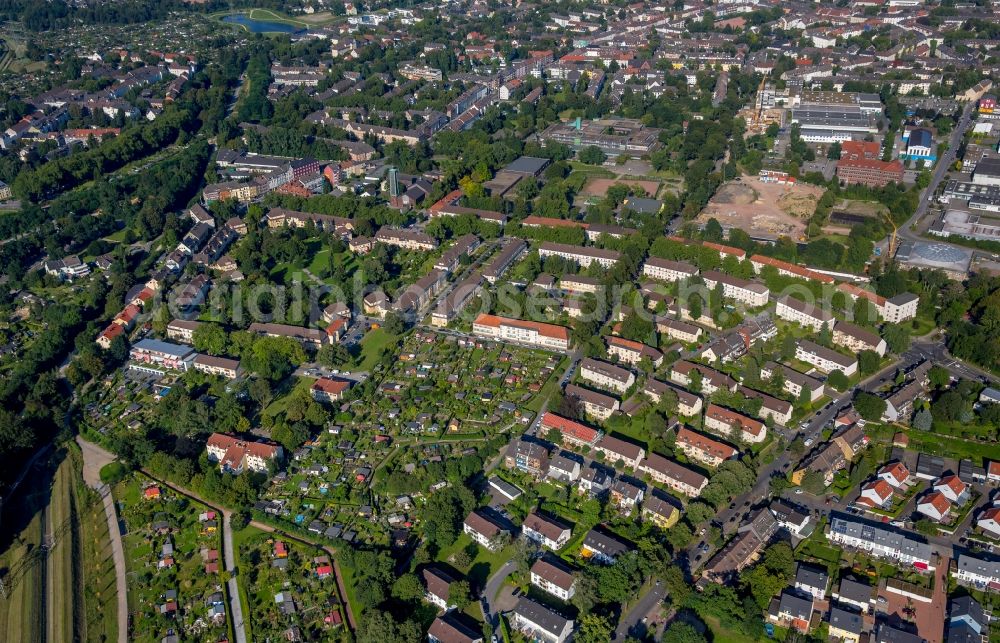 Essen from the bird's eye view: Residential area of the multi-family house settlement Hirtsiefersiedlung in Essen in the state North Rhine-Westphalia