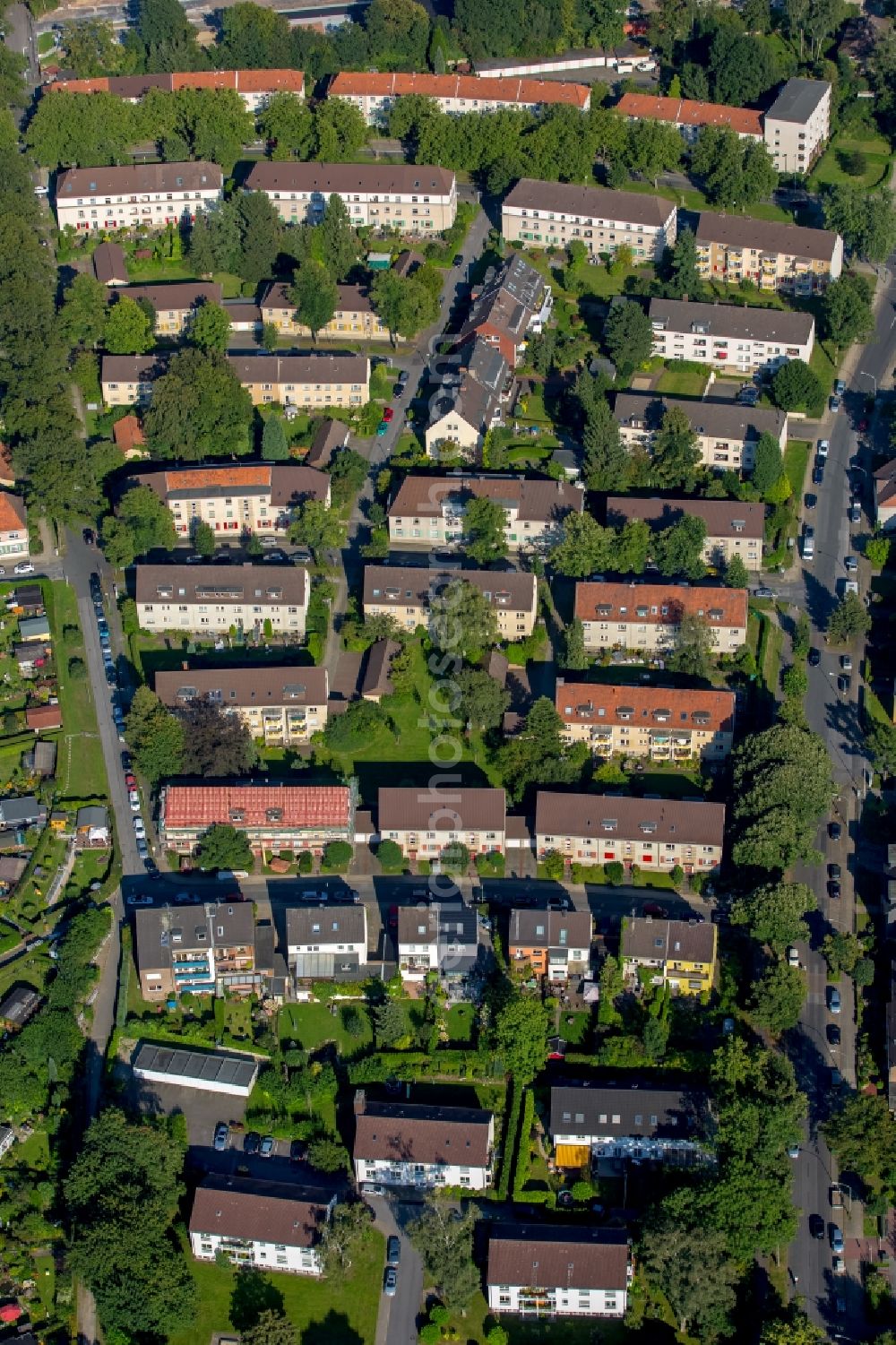 Aerial image Essen - Residential area of the multi-family house settlement Hirtsiefersiedlung in Essen in the state North Rhine-Westphalia