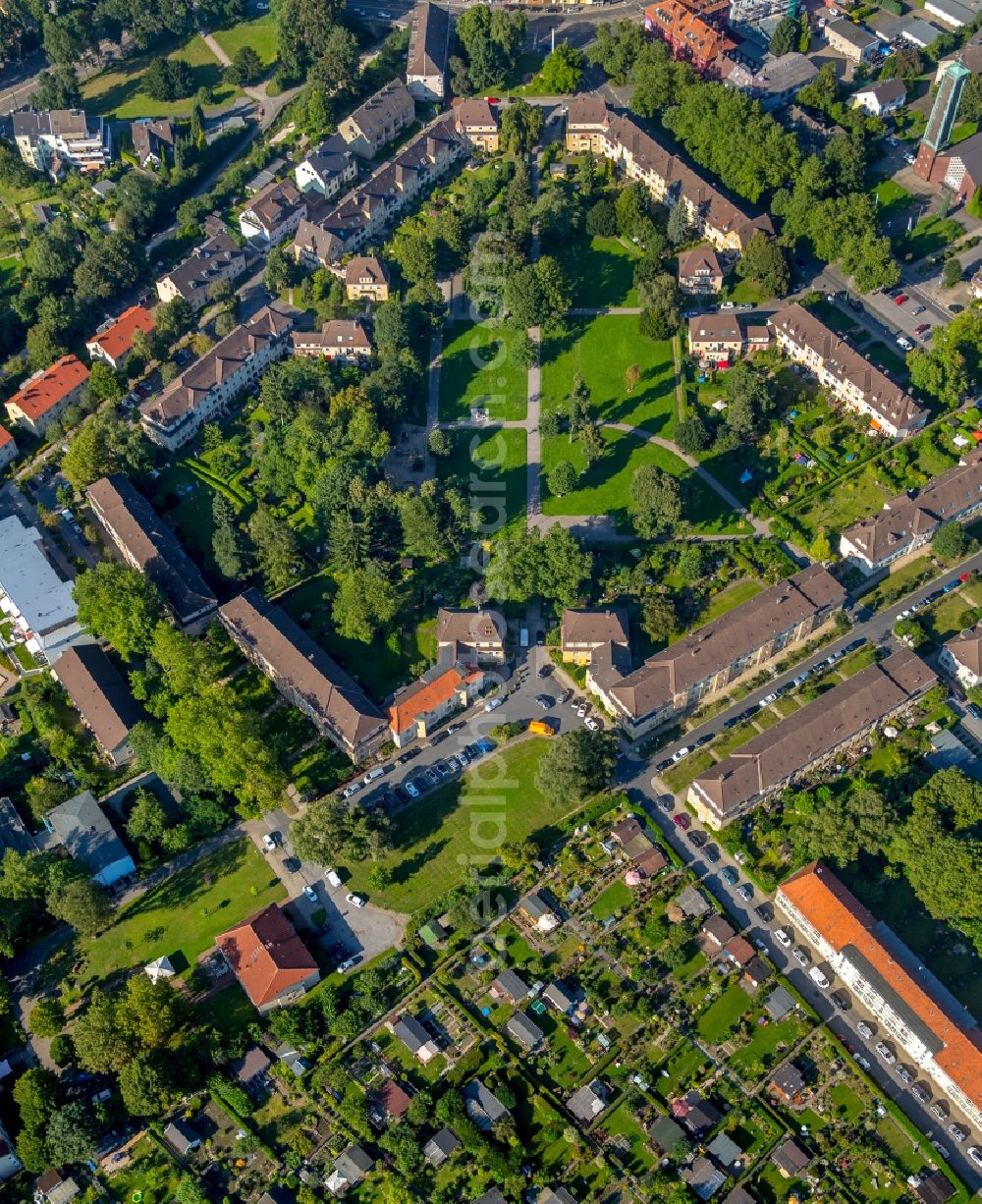 Essen from above - Residential area of the multi-family house settlement Hirtsiefersiedlung in Essen in the state North Rhine-Westphalia