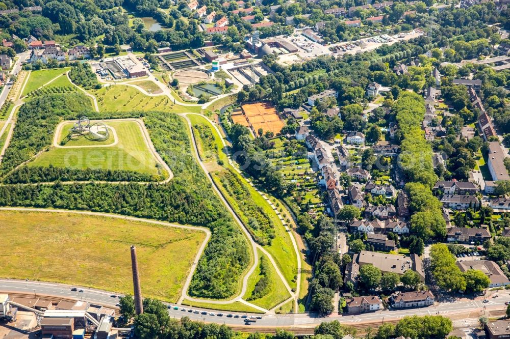 Aerial image Duisburg - Residential area of the multi-family house settlement in Huettenheim in Duisburg in the state North Rhine-Westphalia