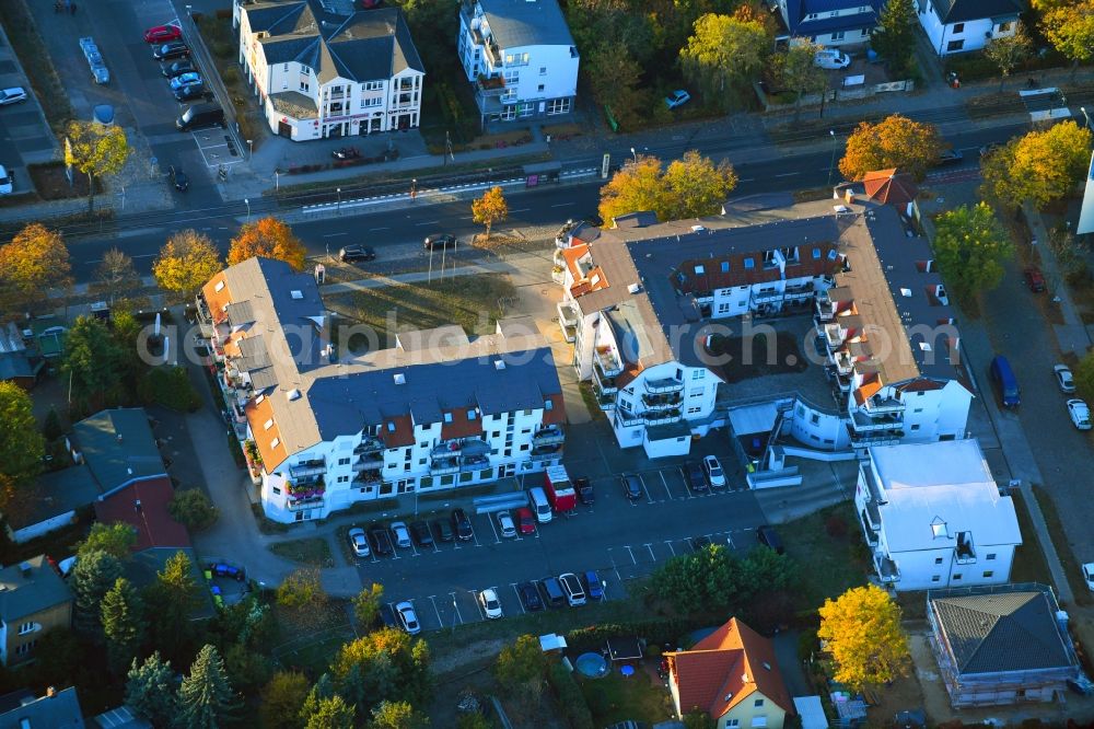 Aerial photograph Berlin - Residential area of the multi-family house settlement on Hultschiner Donm in the district Mahlsdorf in Berlin, Germany