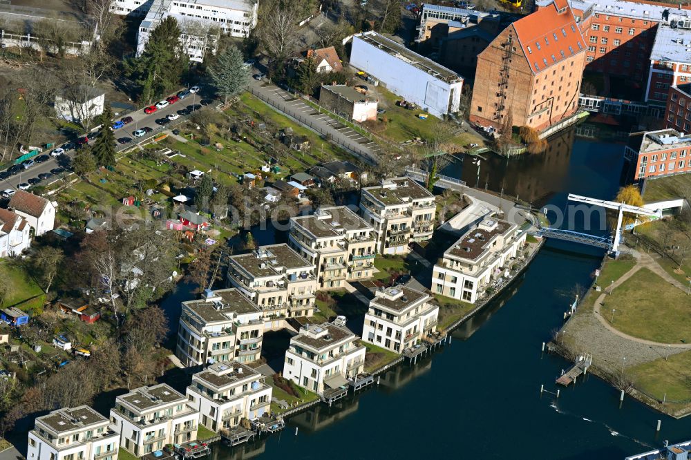 Berlin from above - Residential area of the multi-family house settlement auf of Humboldtinsel in the district Tegel in Berlin, Germany