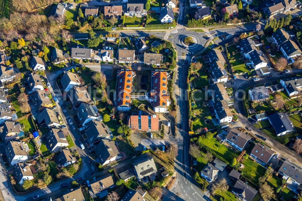 Heiligenhaus from the bird's eye view: Residential area of the multi-family house settlement Isenbuegeler Strasse - Geranienweg in the district Laupendahl in Heiligenhaus in the state North Rhine-Westphalia, Germany