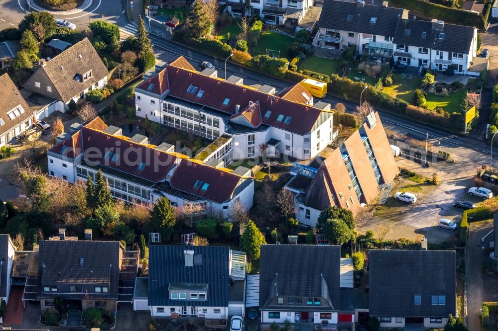 Aerial image Heiligenhaus - Residential area of the multi-family house settlement Isenbuegeler Strasse - Geranienweg in the district Laupendahl in Heiligenhaus in the state North Rhine-Westphalia, Germany