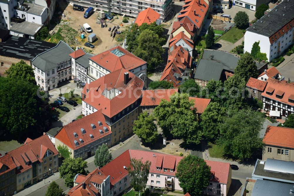 Aerial photograph Halberstadt - Residential area of a multi-family house settlement Judenstrasse - Abtshof - Boedcherstrasse - Bakenstrasse in Halberstadt in the state Saxony-Anhalt