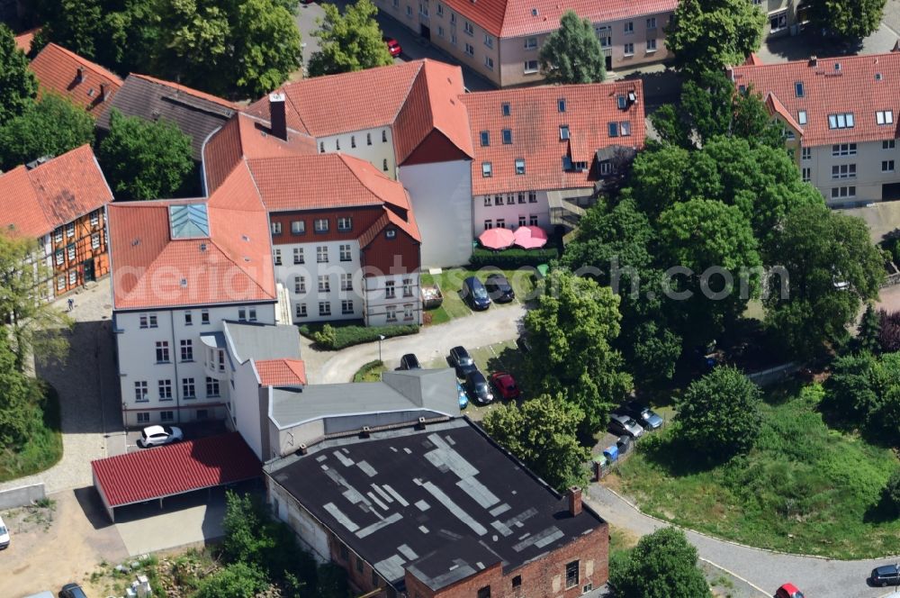 Aerial image Halberstadt - Residential area of a multi-family house settlement Judenstrasse - Abtshof - Boedcherstrasse - Bakenstrasse in Halberstadt in the state Saxony-Anhalt