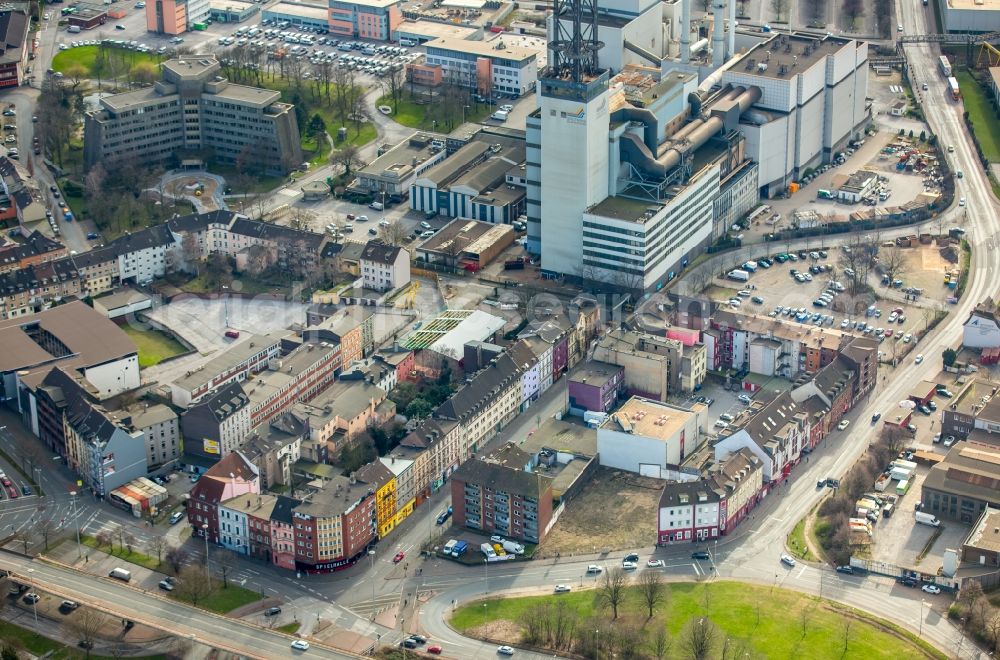 Aerial photograph Duisburg - Residential area of the multi-family house settlement Juliusstrasse - Plessingstrasse - Charlottenstrasse in the district Altstadt in Duisburg in the state North Rhine-Westphalia