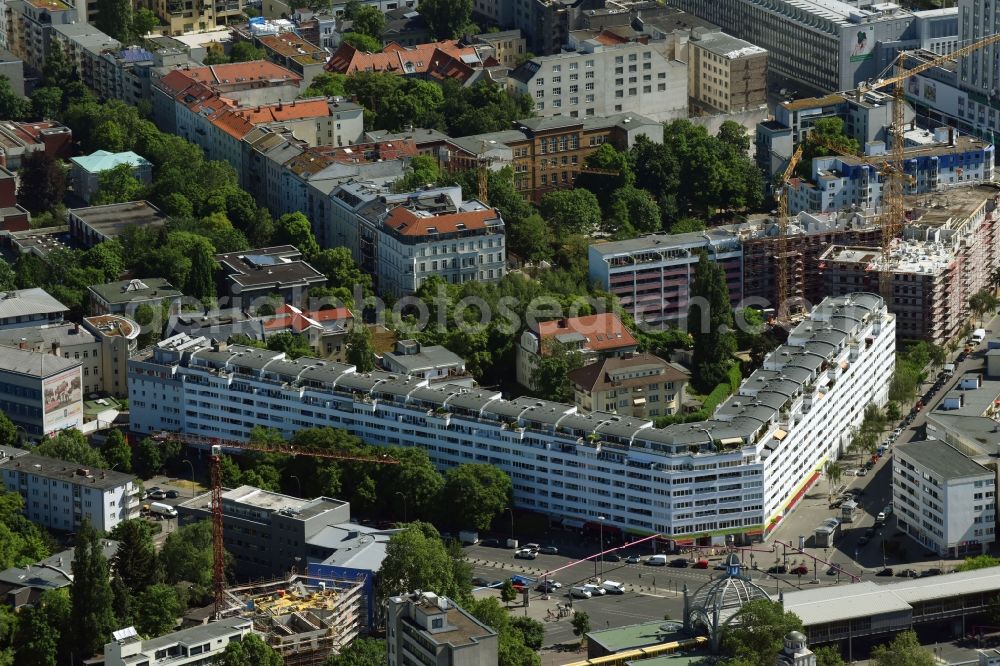 Aerial photograph Berlin - Residential area of the multi-family house settlement on Karl-Heinrich-Ulrichs-Strasse - Nollendorfplatz - Else-Lasker-Schueler-Strasse in the district Tempelhof-Schoeneberg in Berlin, Germany