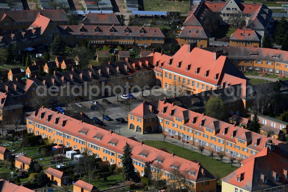 Aerial image Piesteritz - Residential area of a multi-family house settlement Karl-Liebknecht-Platz in Piesteritz in the state Saxony-Anhalt