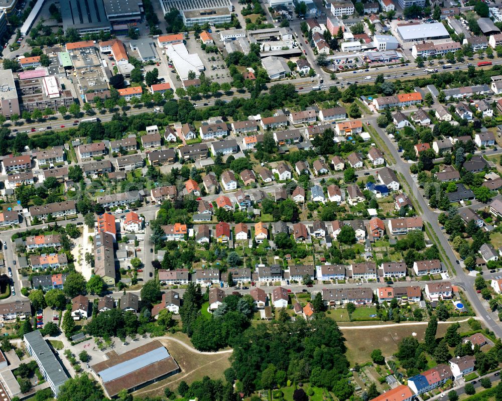 Karlsruhe from above - Residential area of the multi-family house settlement on street Wiesbadener Strasse in Karlsruhe in the state Baden-Wuerttemberg, Germany