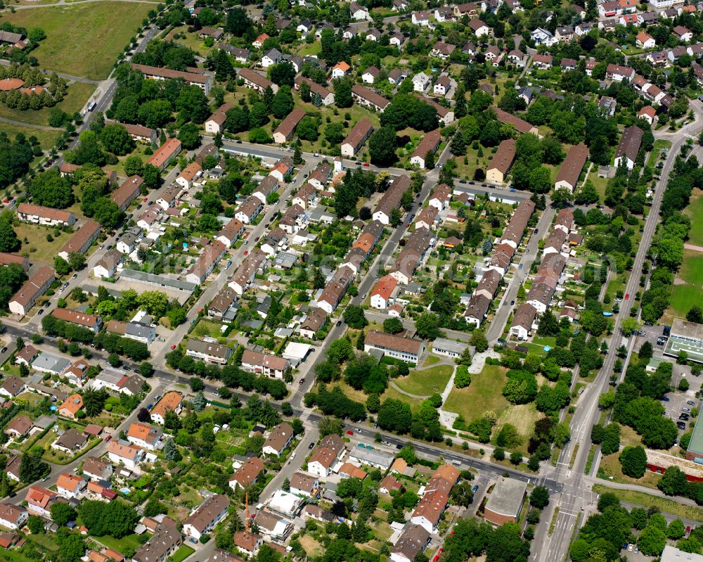 Aerial photograph Karlsruhe - Residential area of the multi-family house settlement on street Germersheimer Strasse in the district Nordweststadt in Karlsruhe in the state Baden-Wuerttemberg, Germany