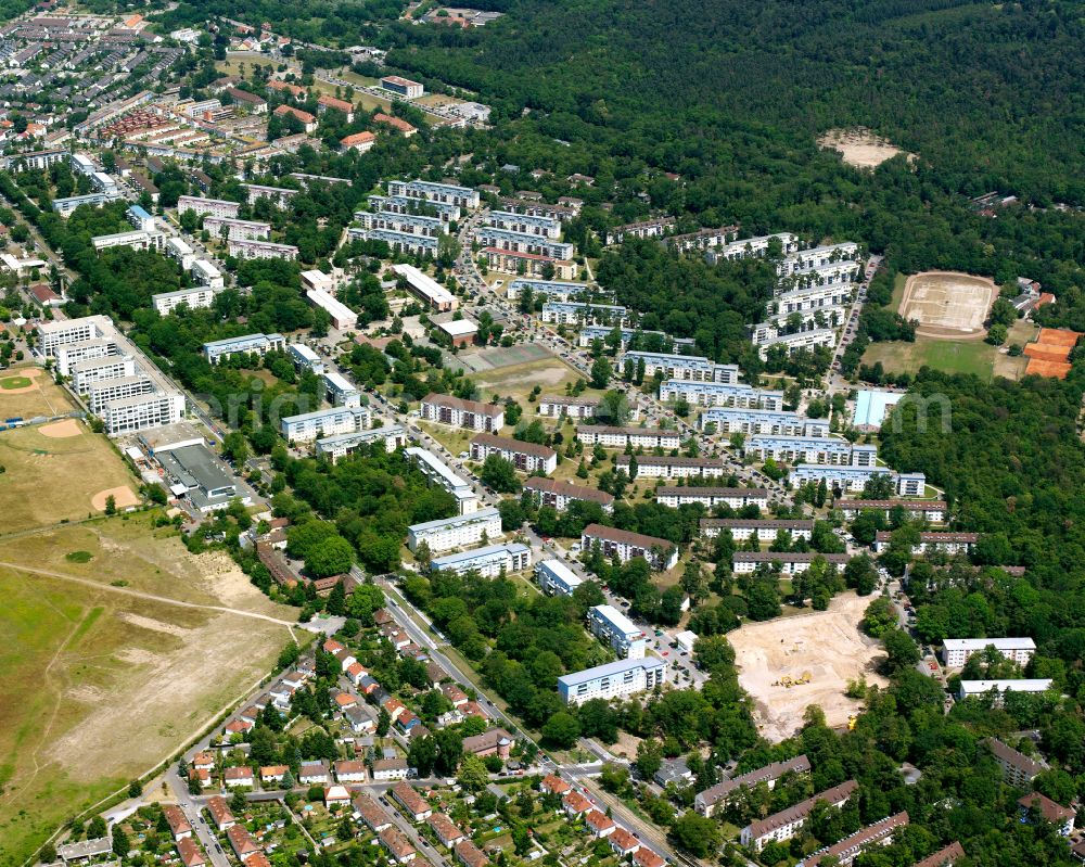 Aerial photograph Karlsruhe - Residential area of the multi-family house settlement on street Tennesseeallee in the district Nordstadt in Karlsruhe in the state Baden-Wuerttemberg, Germany