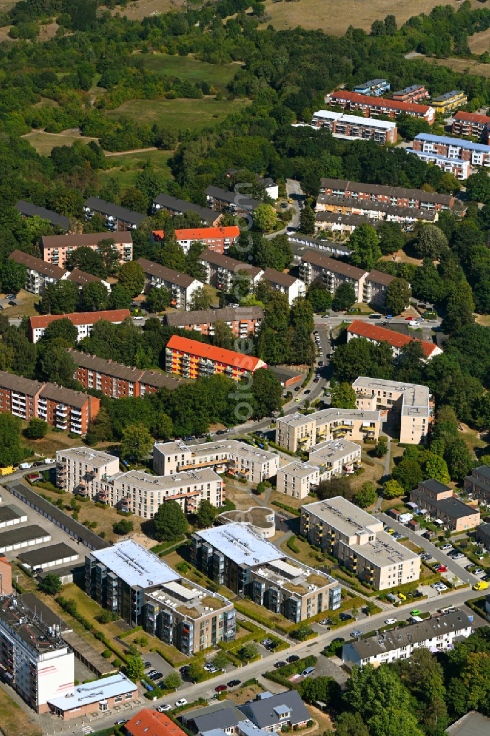 Kücknitz from above - Residential area of the multi-family house settlement on street Tilsitstrasse in the district Dummersdorf in Kuecknitz at the baltic sea coast in the state Schleswig-Holstein, Germany