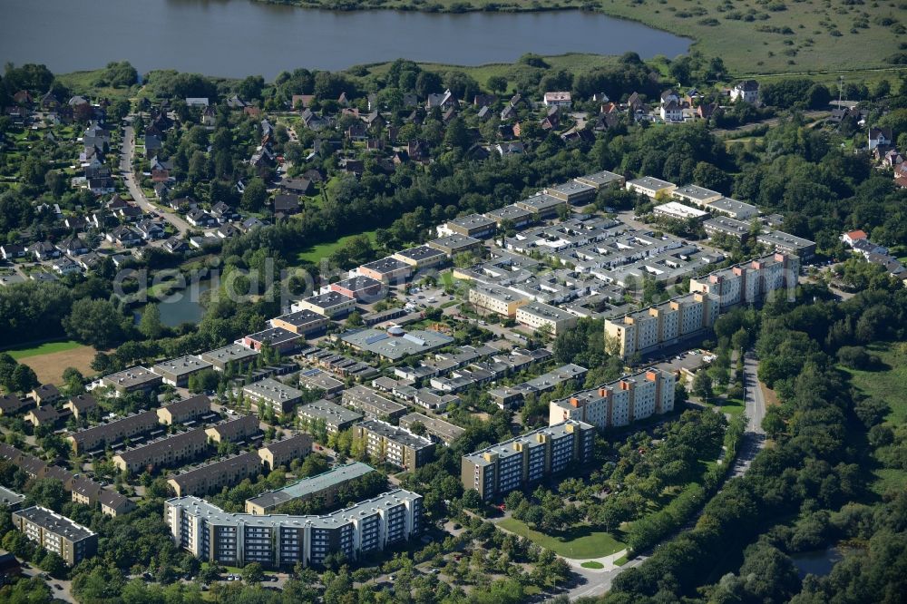 Aerial photograph Kiel - Residential area of a multi-family house settlement at the street Franzensbader Strasse in the district of Elmschenhagen- Sued in Kiel in the state Schleswig-Holstein