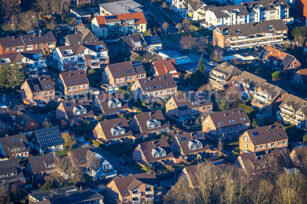 Kirchhellen from above - Residential area of the multi-family house settlement on street Clemens-Hofbauer-Strasse in Kirchhellen at Ruhrgebiet in the state North Rhine-Westphalia, Germany