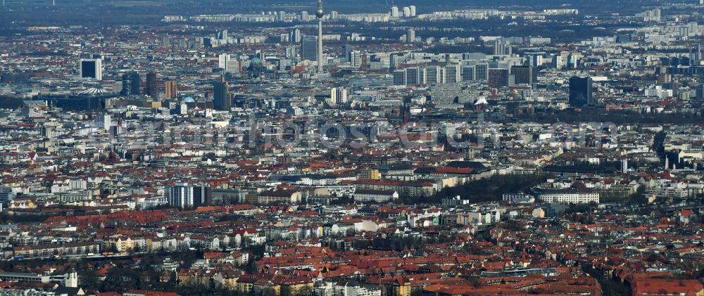 Aerial photograph Berlin - Residential area of the multi-family house settlement Kuenstlerkolonie Berlin on street Wetzlarer Strasse - Ludwig-Barnay-Platz - Breitenbachplatz in the district Wilmersdorf in Berlin, Germany