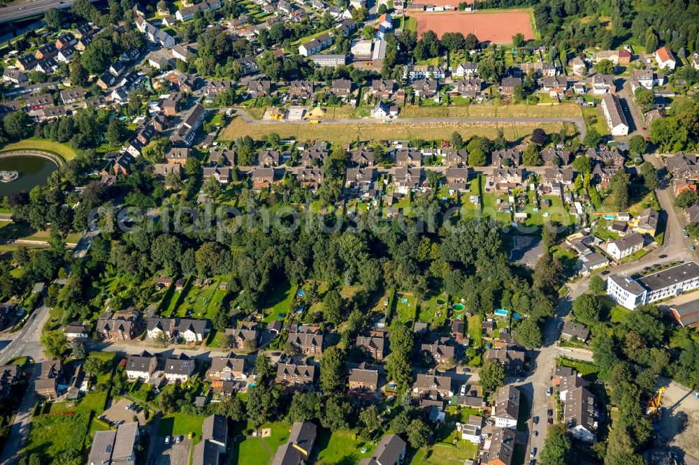 Bottrop from the bird's eye view: Residential area of a multi-family house settlement Kolonie Ebel in Bottrop in the state North Rhine-Westphalia