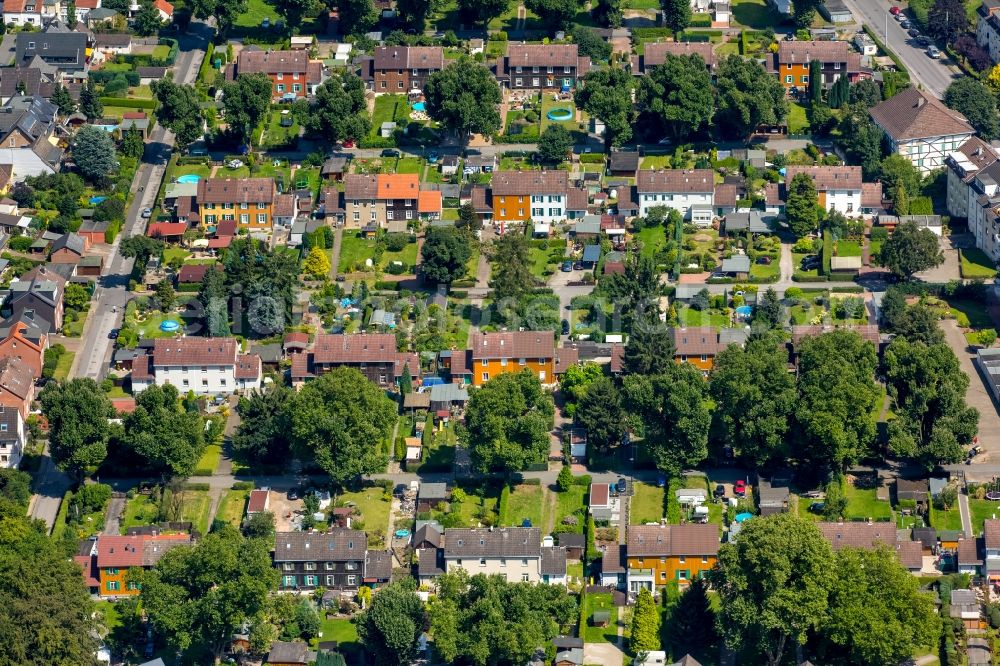 Aerial image Bochum - Residential area of a multi-family house settlement Kolonie Hannover in Bochum in the state North Rhine-Westphalia