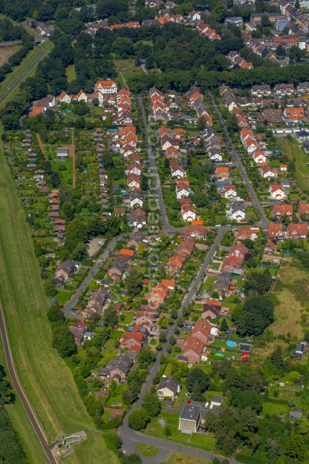 Herne from above - Residential area of the multi-family house settlement colony Koenigsgrube at the Hannoverstrasse in Herne in the state North Rhine-Westphalia