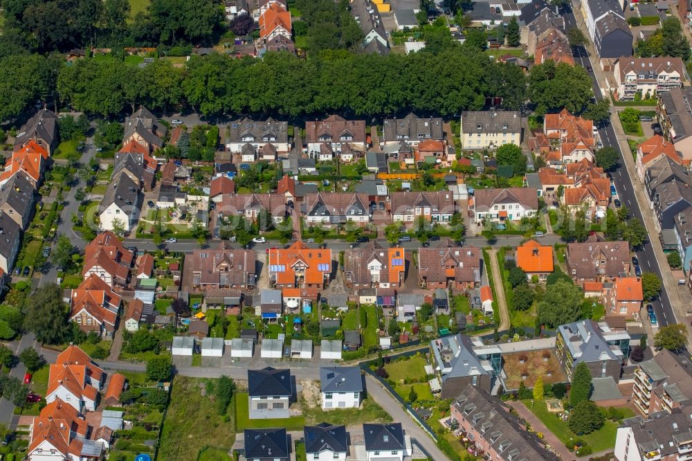 Aerial image Herne - Residential area of the multi-family house settlement colony Koenigsgrube at the Hannoverstrasse in Herne in the state North Rhine-Westphalia