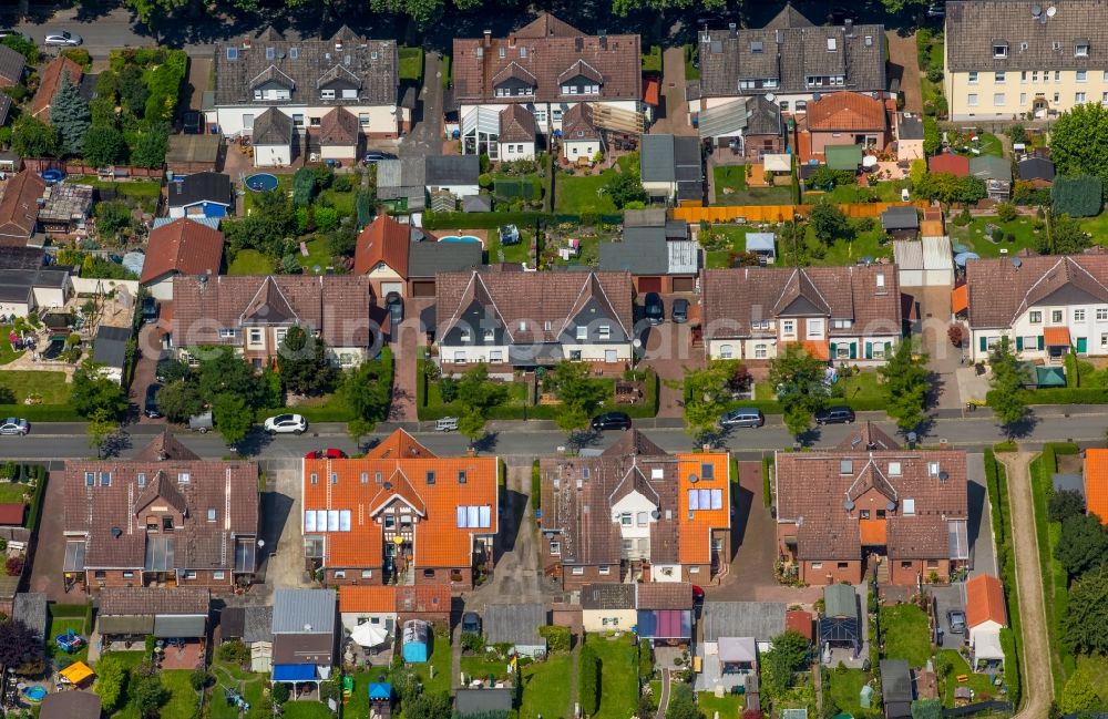 Aerial photograph Herne - Residential area of the multi-family house settlement colony Koenigsgrube at the Hannoverstrasse in Herne in the state North Rhine-Westphalia