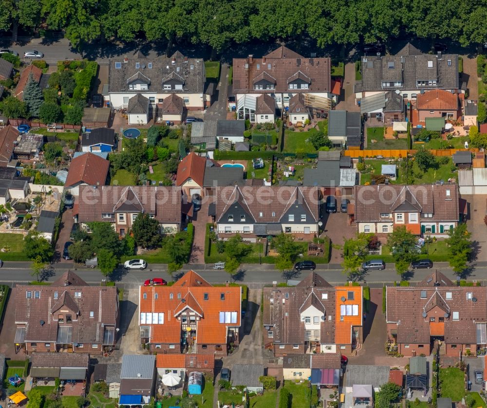 Herne from above - Residential area of the multi-family house settlement colony Koenigsgrube at the Hannoverstrasse in Herne in the state North Rhine-Westphalia