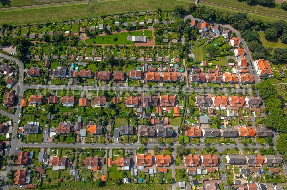 Herne from the bird's eye view: Residential area of the multi-family house settlement colony Koenigsgrube at the Hannoverstrasse in Herne in the state North Rhine-Westphalia