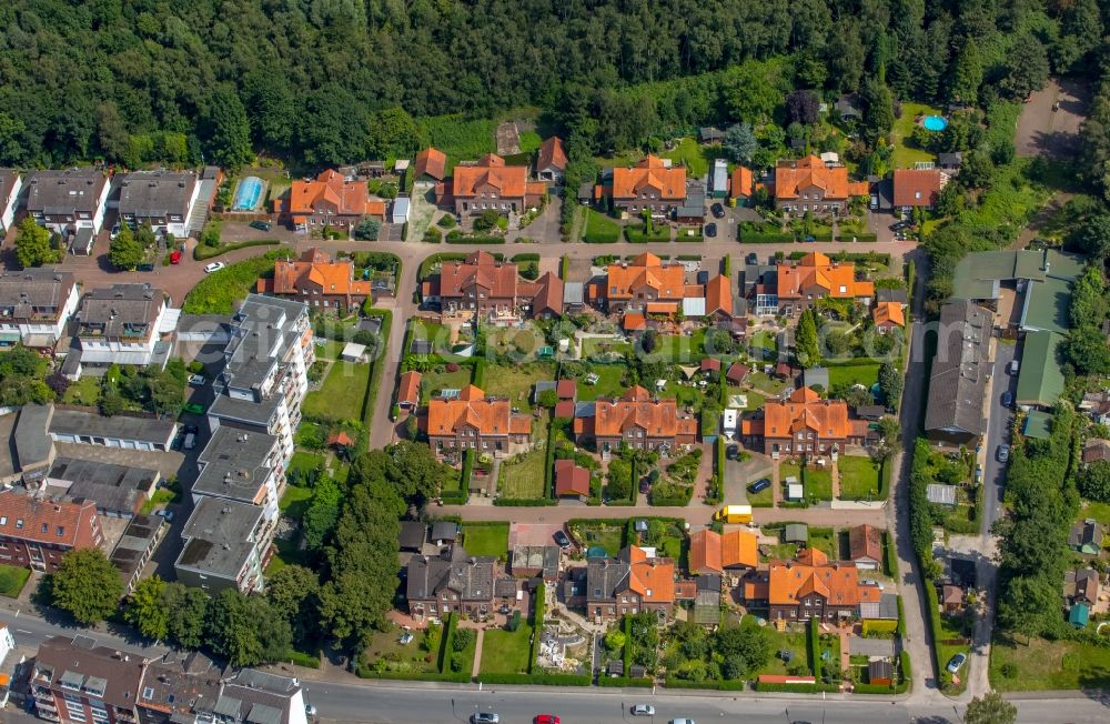 Herne from above - Residential area of the multi-family house settlement colony Koenigsgrube at the Hannoverstrasse in Herne in the state North Rhine-Westphalia