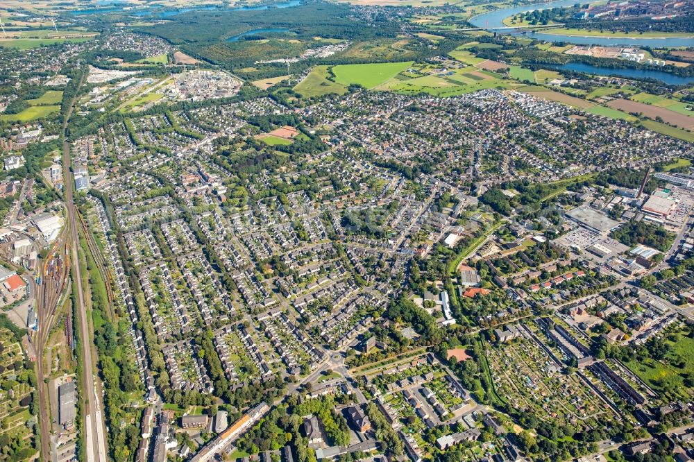 Aerial photograph Moers - Residential area of the multi-family house settlement Kolonie Meerbeck in Moers in the state North Rhine-Westphalia